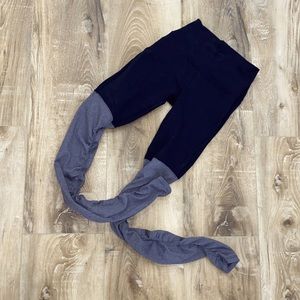 Alo Goddess Leggings - Black and Grey Ribbed